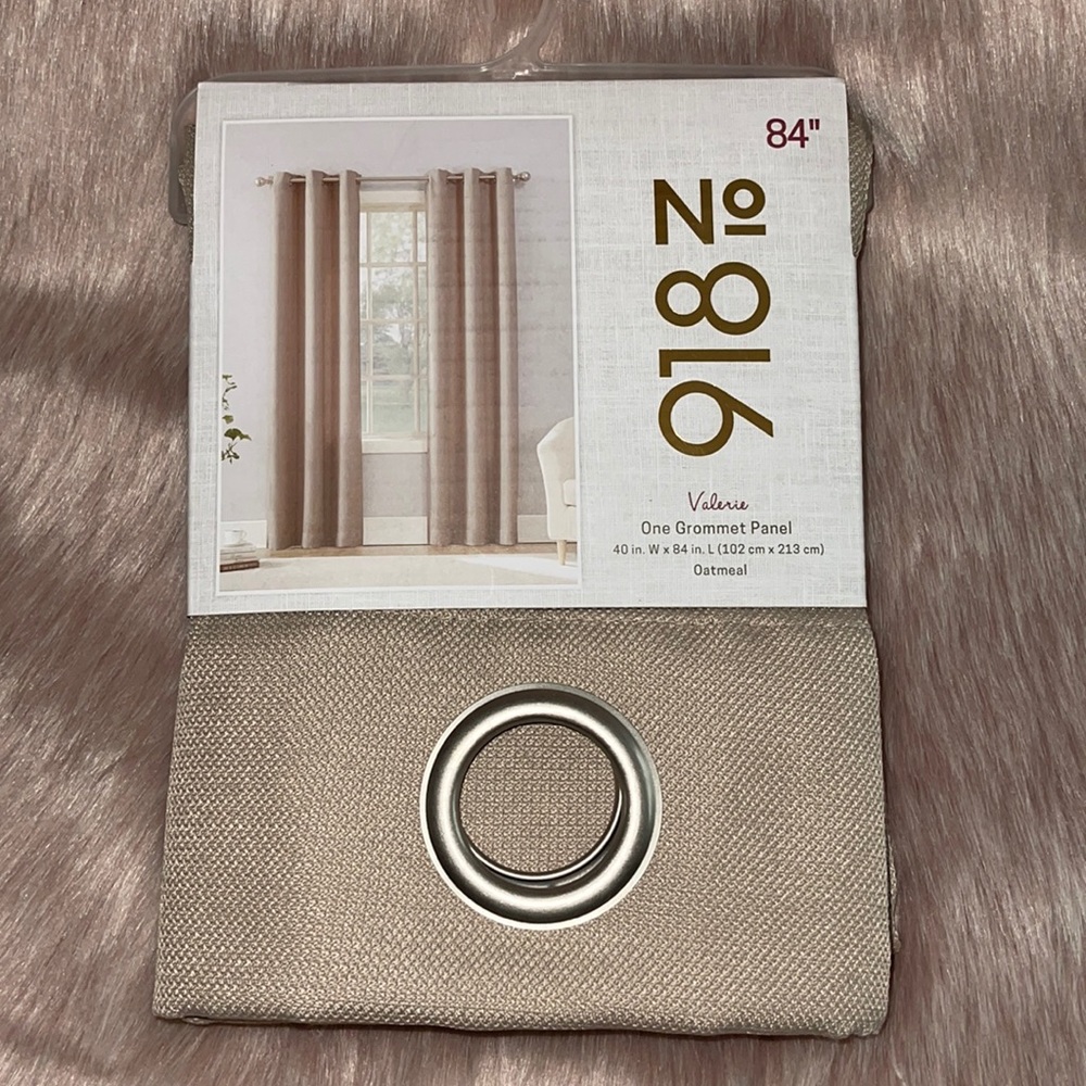 No 918  |  One Grommet Panel in Oatmeal